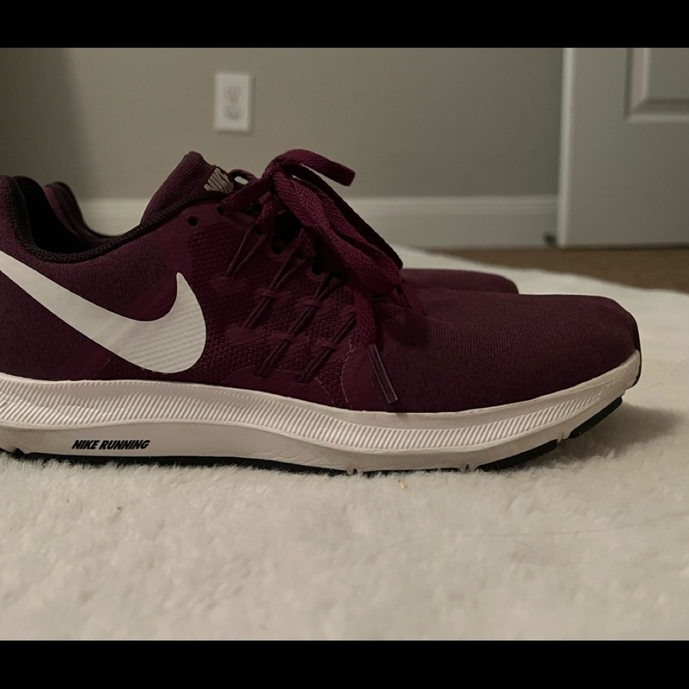 Nike shoes - Picture 4 of 4